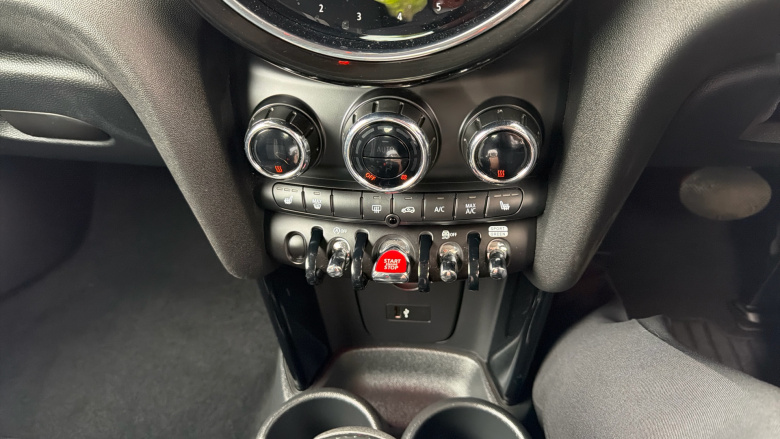 MINI Cooper 2.0 S Classic 3dr Auto Petrol Hatchback